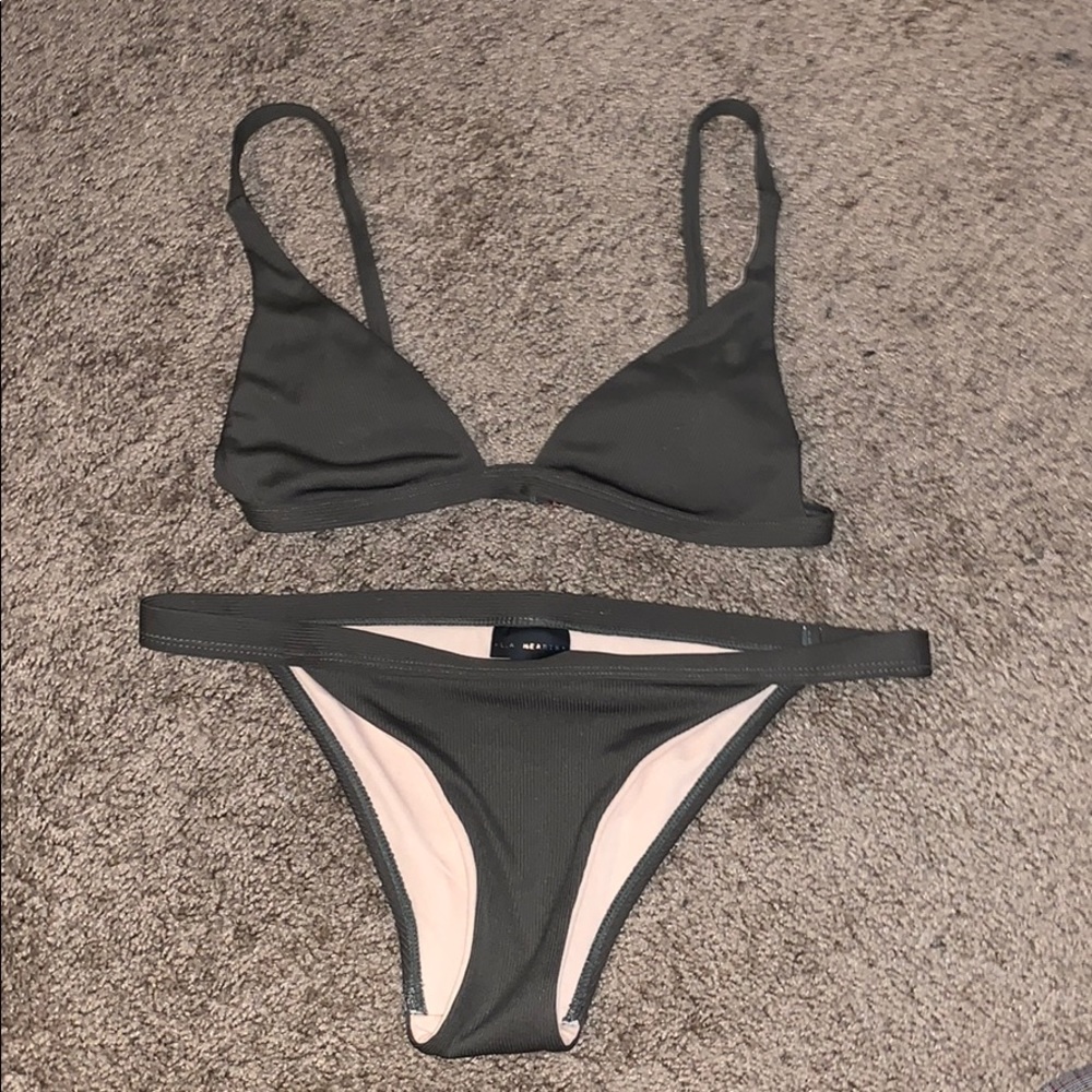 🤍 SOLD 🤍 Olive green bikini LA hearts